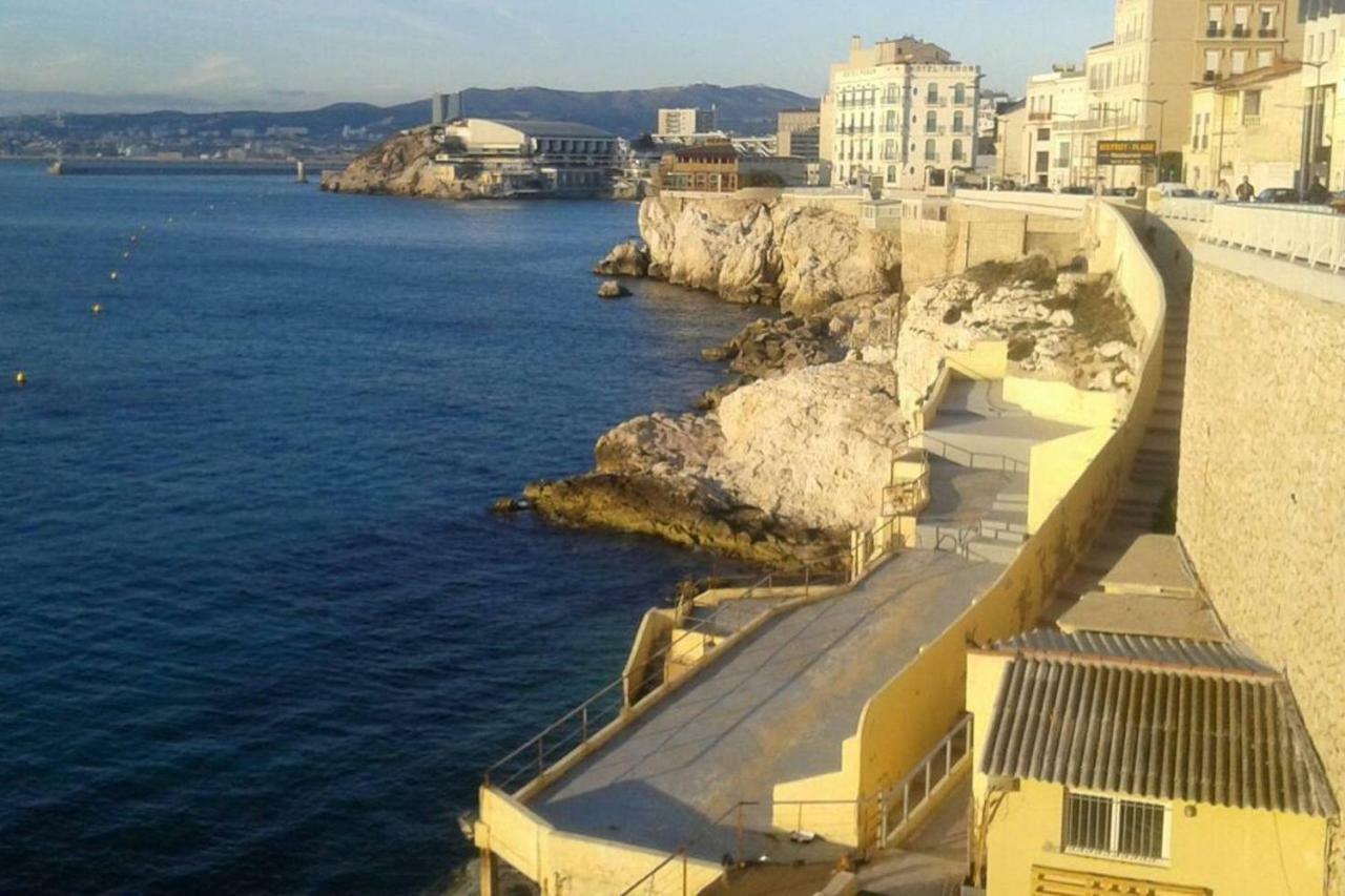 Stud Terras Ville Corniche 2 Pers Stat Gratuit Rue Modif Suivt Possib Et Accord Exclusif Marsella Exterior foto